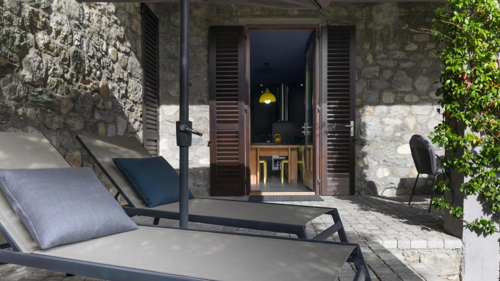 Zaffiro Villa Ago Luxury Apartments & Studios Gravedona